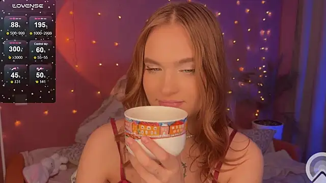 Snapshot of CarolineLovers chatting on 03.01.25 CarolineLovers online show from 03.01.25