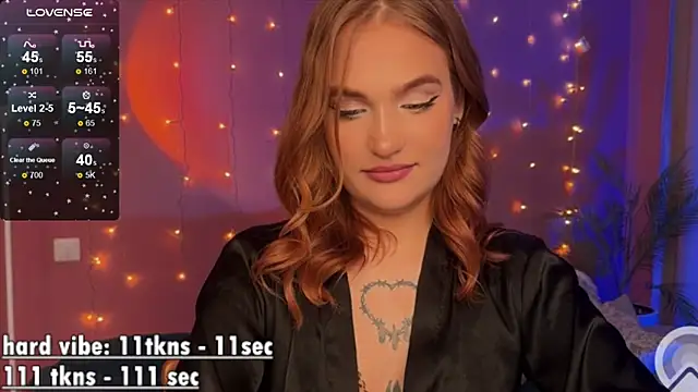 Snapshot of CarolineLovers chatting on 03.05.25 CarolineLovers online show from 03.05.25