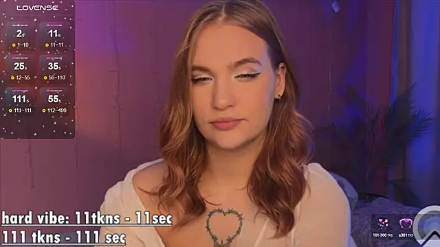 Snapshot of CarolineLovers chatting on 03.06.25 CarolineLovers online show from 03.06.25