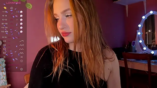 Snapshot of CarolineLovers chatting on 09.22.25 CarolineLovers online show from 09.22.25