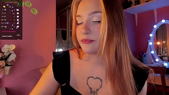 Snapshot of CarolineLovers chatting on 10.06.25 CarolineLovers online show from 10.06.25