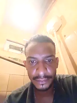 Snapshot of Ursonego chatting on 11.20.25 Ursonego online show from 11.20.25