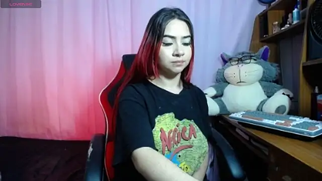 corallwells online show from 10.15.25