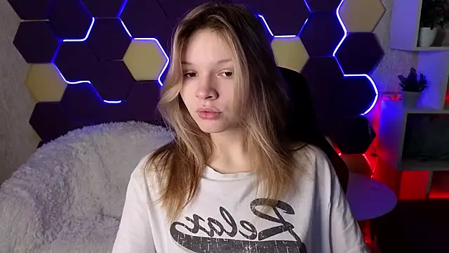 LitaBrom online show from 01.12.25