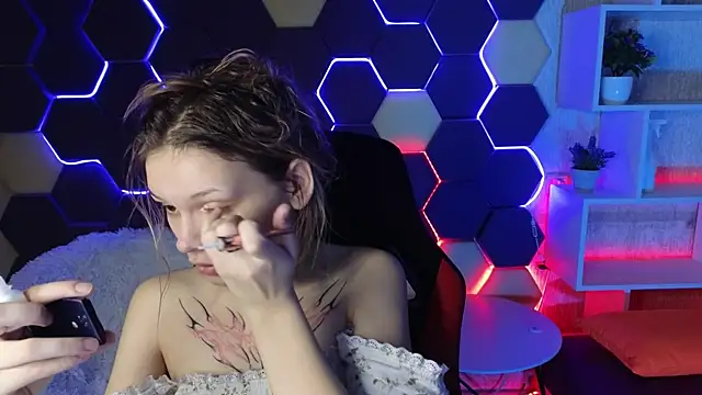 LitaBrom online show from 01.18.25