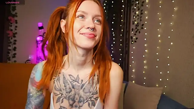  SweetFox  online show from 11.14.25