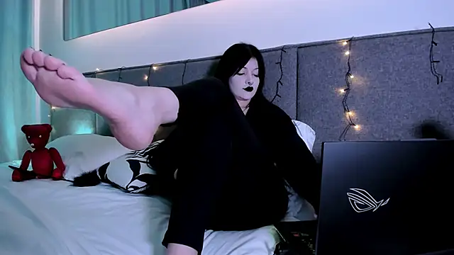 Snapshot of _Goddess_Misha_ chatting on 12.07.24 Goddess Misha online show from 12.07.24