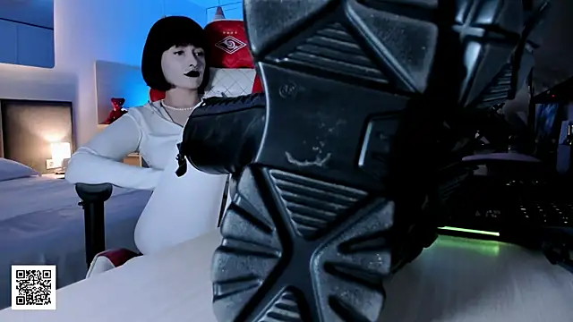 Snapshot of _Goddess_Misha_ chatting on 10.15.25 Goddess Misha online show from 10.15.25