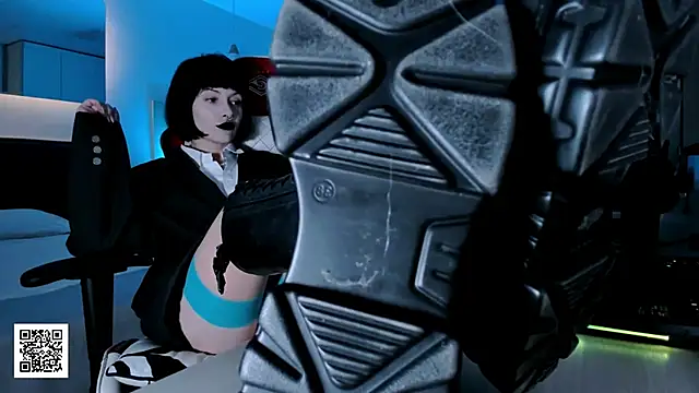 Snapshot of _Goddess_Misha_ chatting on 11.23.25 Goddess Misha online show from 11.23.25