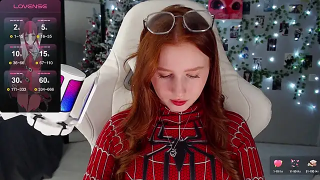 Snapshot of Meow_babe chatting on 12.19.24 Meow babe online show from 12.19.24