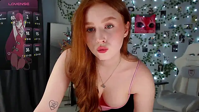 Snapshot of Meow_babe chatting on 12.21.24 Meow babe online show from 12.21.24