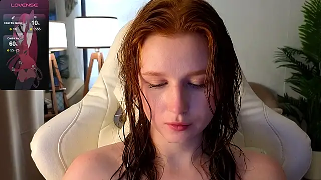 Snapshot of Meow_babe chatting on 02.08.25 Meow babe online show from 02.08.25