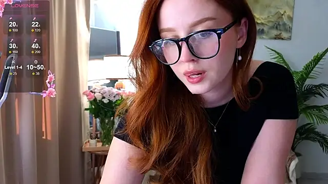 Snapshot of Meow_babe chatting on 10.01.25 Meow babe online show from 10.01.25