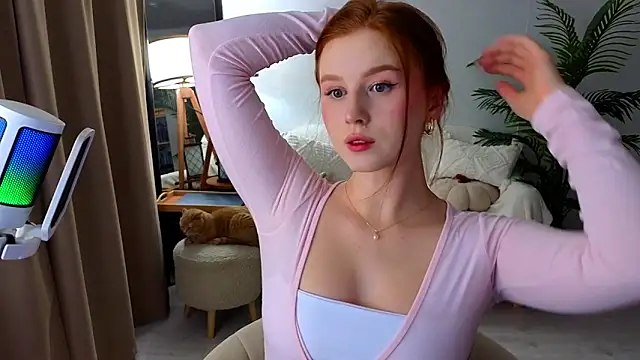 Snapshot of Meow_babe chatting on 11.09.25 Meow babe online show from 11.09.25