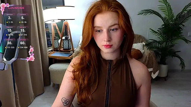 Snapshot of Meow_babe chatting on 11.23.25 Meow babe online show from 11.23.25