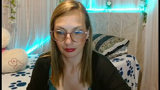 italagomez  online show from 01.11.25