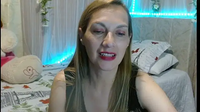 italagomez  online show from 02.03.25