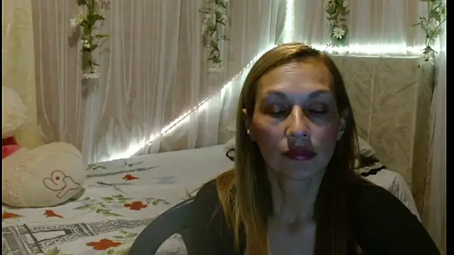 italagomez  online show from 02.04.25