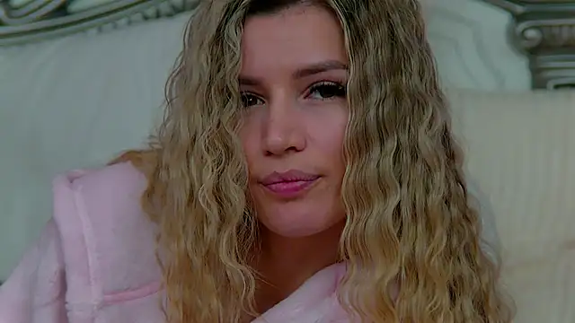 IvySamek online show from 02.14.25