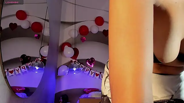 Snapshot of IamNayuta chatting on 02.09.25 IamNayuta online show from 02.09.25