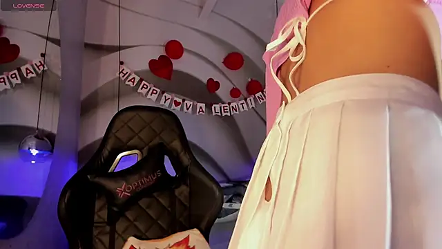 Snapshot of IamNayuta chatting on 02.21.25 IamNayuta online show from 02.21.25