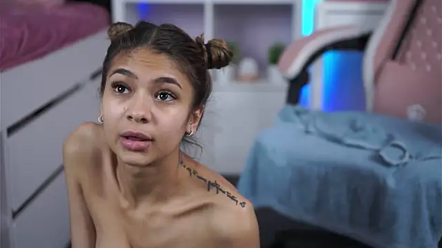 Snapshot of AshaYuva chatting on 03.16.25 AshaYuva online show from 03.16.25