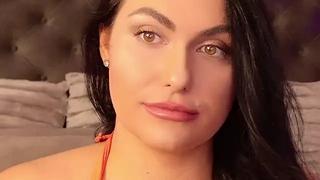 Snapshot of KrisNoir chatting on 09.10.25 KrisNoir online show from 09.10.25