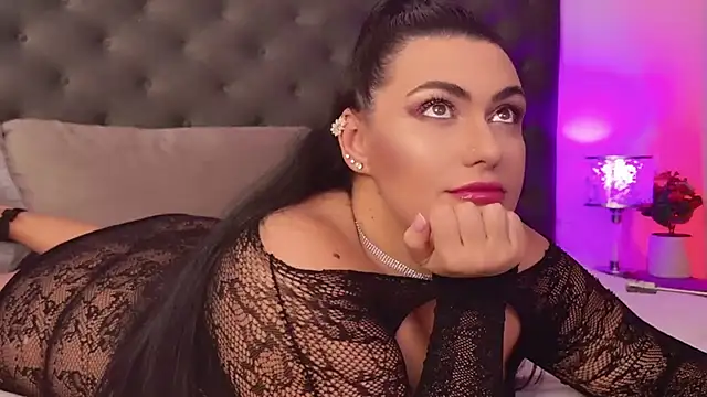 Snapshot of KrisNoir chatting on 11.15.25 KrisNoir online show from 11.15.25