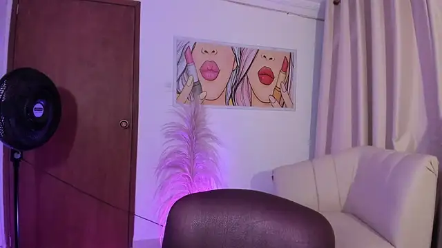 Snapshot of StarMilf chatting on 10.03.25 StarMilf online show from 10.03.25