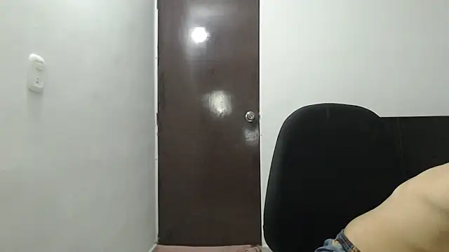 Snapshot of dimitriquiet05 chatting on 12.27.24 dimitriquiet05 online show from 12.27.24