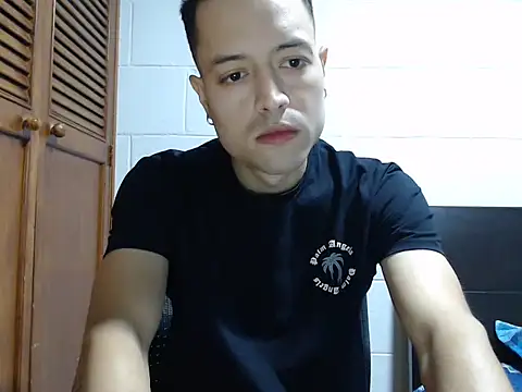 Snapshot of dimitriquiet05 chatting on 02.13.26 dimitriquiet05 online show from 02.13.26