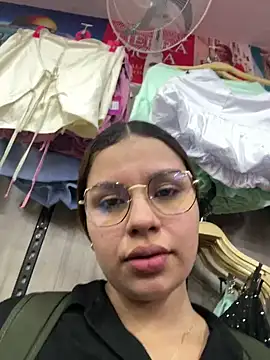 Snapshot of lalilamassu1 chatting on 02.04.25 lalilamassu1 online show from 02.04.25