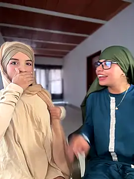 Snapshot of lalilamassu1 chatting on 10.31.25 lalilamassu1 online show from 10.31.25