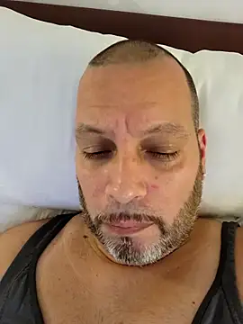 Snapshot of Just2much chatting on 11.06.25 Just2much online show from 11.06.25