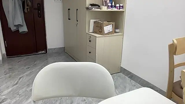 Louis Baby online show from 04.16.26