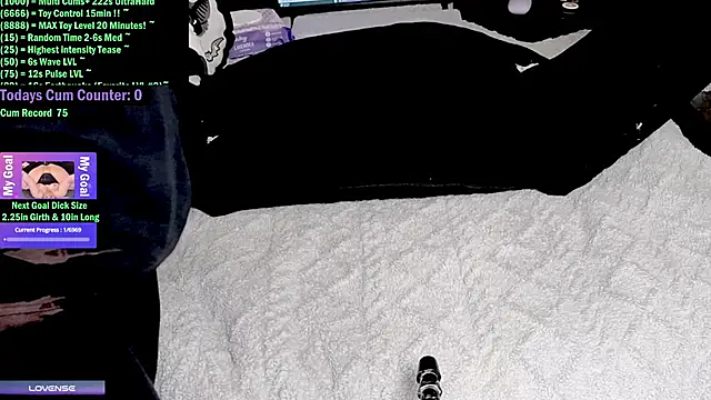 Snapshot of doomednympho chatting on 03.18.25 doomednympho online show from 03.18.25