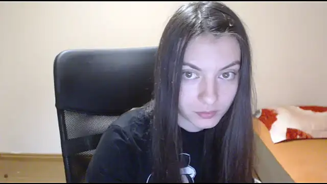 Snapshot of CuteJollie4U chatting on 12.18.24 CuteJollie4U online show from 12.18.24