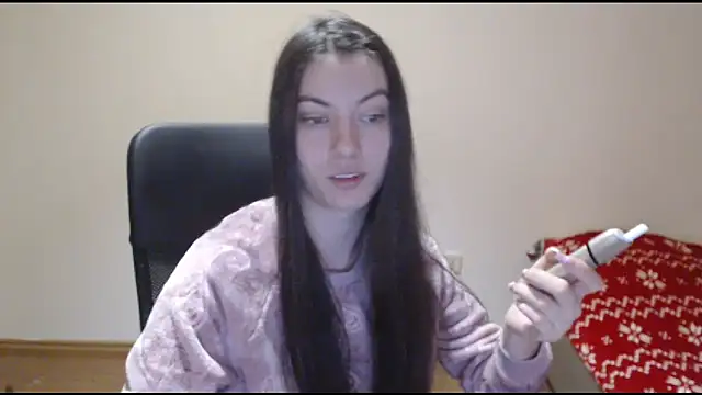 Snapshot of CuteJollie4U chatting on 12.19.24 CuteJollie4U online show from 12.19.24