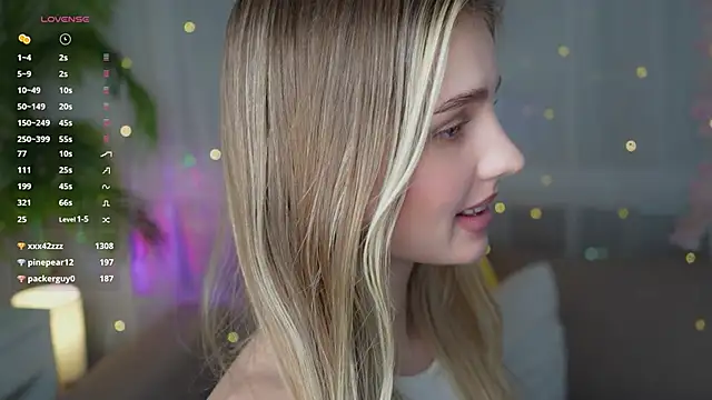 Snapshot of Fluffy-Angel chatting on 12.09.24 Fluffy-Angel online show from 12.09.24