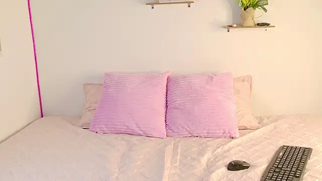 Snapshot of Atenea_Makri chatting on 01.28.25 Atenea Makri online show from 01.28.25