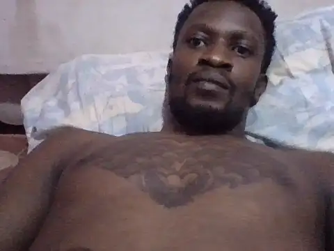 Snapshot of Tonedom chatting on 10.11.25 Tonedom online show from 10.11.25