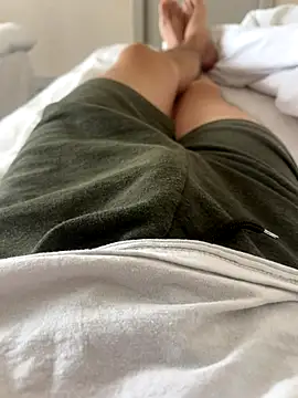 Snapshot of dedewr chatting on 11.23.25 dedewr online show from 11.23.25