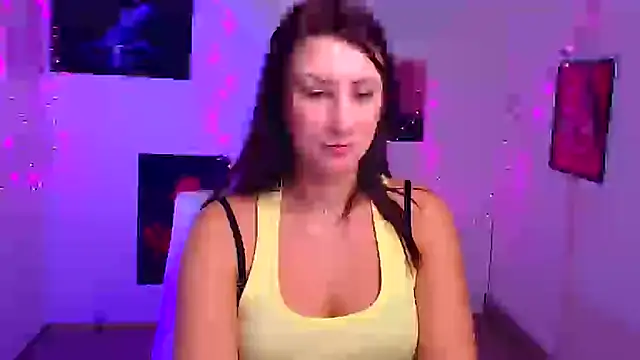 Snapshot of Loren_Moa chatting on 12.02.24 Loren Moa online show from 12.02.24