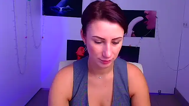 Snapshot of Loren_Moa chatting on 12.12.24 Loren Moa online show from 12.12.24