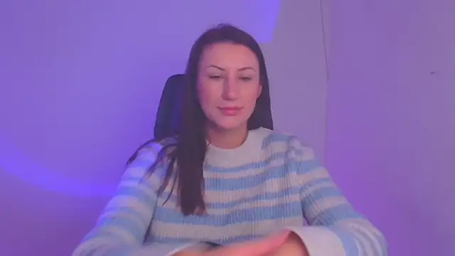 Snapshot of Loren_Moa chatting on 12.22.24 Loren Moa online show from 12.22.24