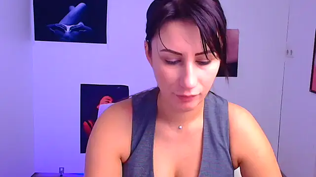 Snapshot of Loren_Moa chatting on 01.18.25 Loren Moa online show from 01.18.25