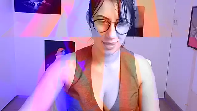 Snapshot of Loren_Moa chatting on 01.18.25 Loren Moa online show from 01.18.25