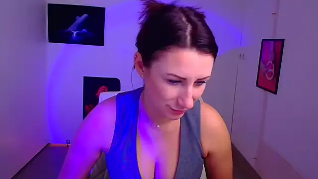 Snapshot of Loren_Moa chatting on 01.21.25 Loren Moa online show from 01.21.25