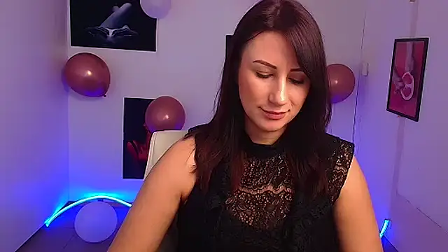 Snapshot of Loren_Moa chatting on 03.05.25 Loren Moa online show from 03.05.25