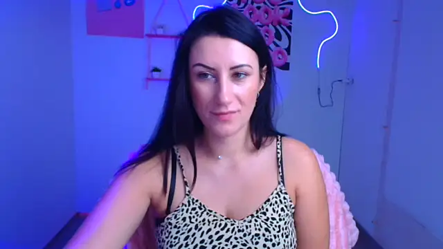 Snapshot of Loren_Moa chatting on 11.02.25 Loren Moa online show from 11.02.25